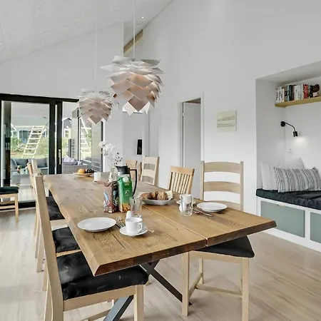 Stunning In Sydals With 4 Bedrooms And Wifi Tatil Evi